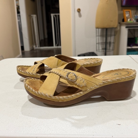 Atiat Tan Leather Wedge Sandals